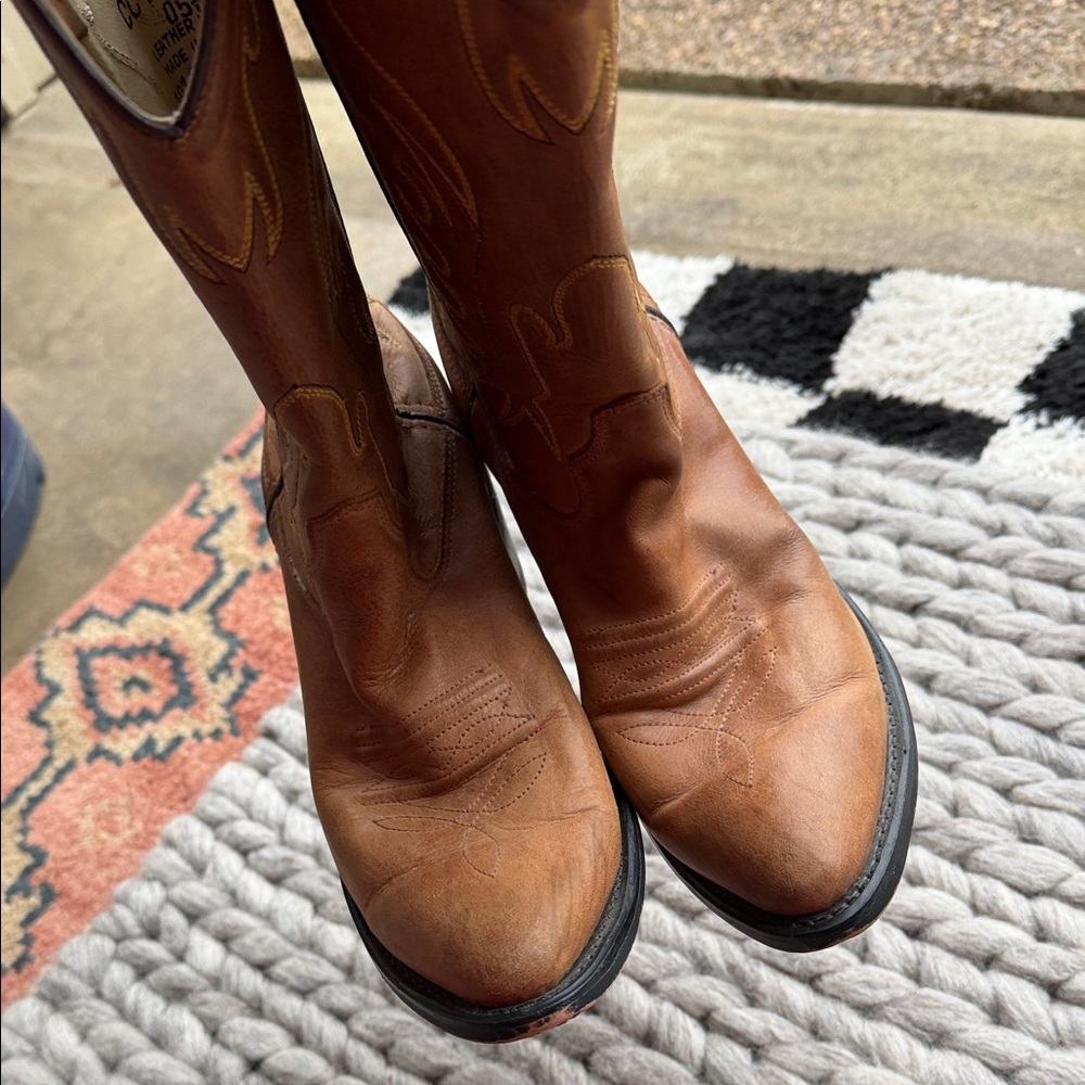 VINTAGE Kids Old West Tan Brown Western Cowboy Boots - yellow & black stitching - Picture 8 of 16